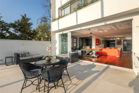 Casa à venda com 4 suítes em Jardim Guedala, São Paulo, SP