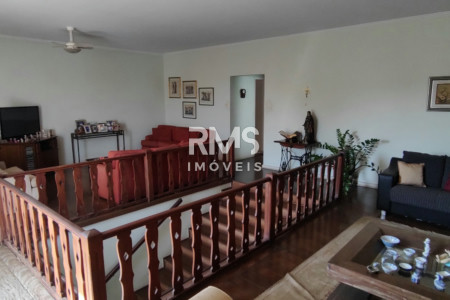 Casa à venda com 4 quartos, sendo 2 suítes,  no Centro, Itu, SP
