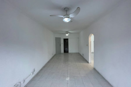 Apartamento 2 dormitórios + dependência, 1 vaga demarcada, no Campo Grande, Santos