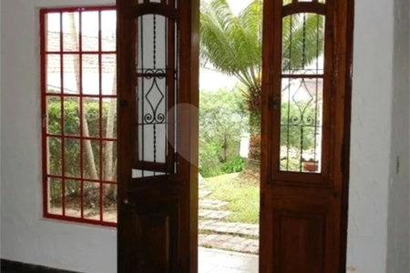 Sobrado à venda com 4 quartos, sendo 1 suíte,  em Vila Rosália, Guarulhos, SP