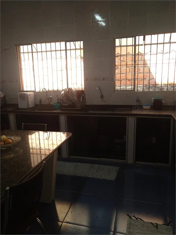 Casa à venda com 4 quartos, sendo 1 suíte, em Vila Pirajussara, São Paulo, SP
