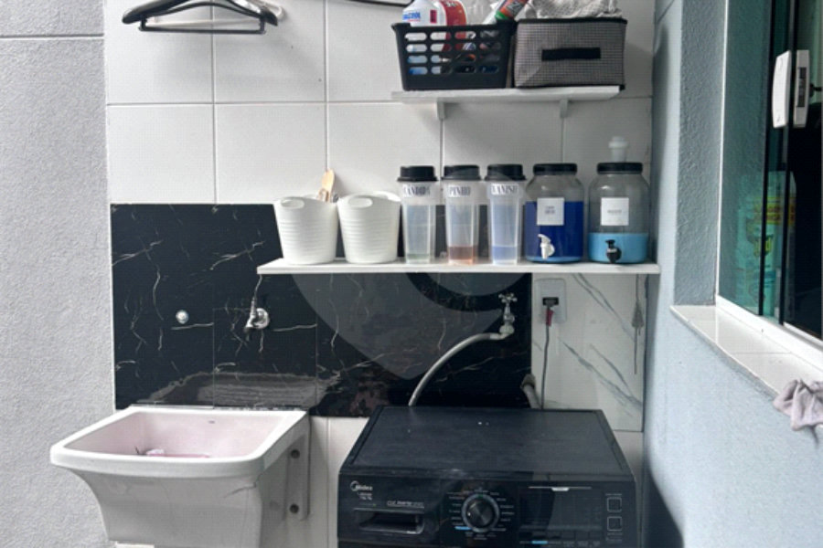 Sobrado à venda com 3 quartos, sendo 1 suíte,  em Tremembé, São Paulo, SP