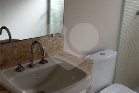 Casa à venda com 3 suítes no condomínio Picollo, Louveira - SP