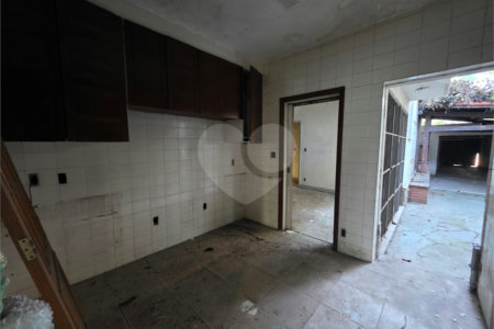 Casa à venda com 4 quartos, sendo 1 suíte, em Indianópolis, São Paulo, SP