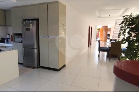 Casa à venda com 4 suítes no Centro, Santa Cruz Cabrália, BA