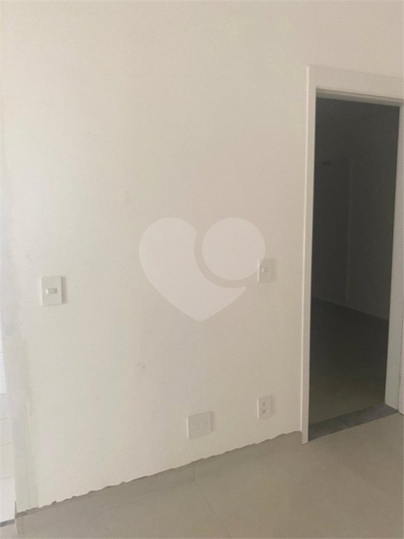 Apartamento à venda com 2 quartos, sendo 1 suíte, em Jardim Santo Antônio, Valinhos, SP