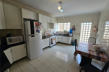 Casa à venda com 3 quartos, sendo 1 suíte,  em Jardim Shangri-lá, Itapetininga, SP