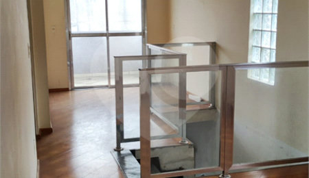 Sobrado à venda com 5 quartos, sendo 3 suítes,  em Vila Campestre, São Paulo, SP