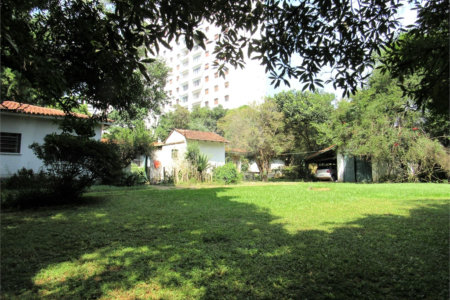 Terreno à venda com 1 quarto, sendo 3 suítes, em Granja Julieta, São Paulo, SP