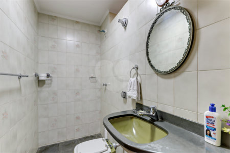 Casa à venda com 3 quartos, sendo 1 suíte, em Alto da Boa Vista, São Paulo, SP