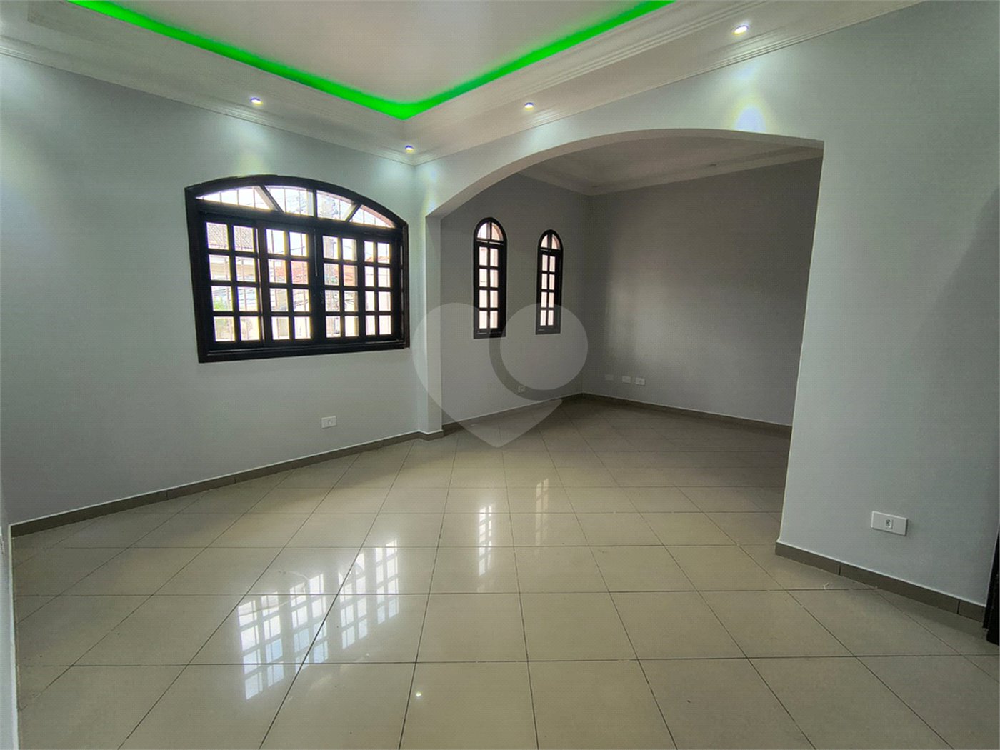 Sobrado à venda com 3 quartos, sendo 1 suíte, em Jardim D'abril, Osasco, SP