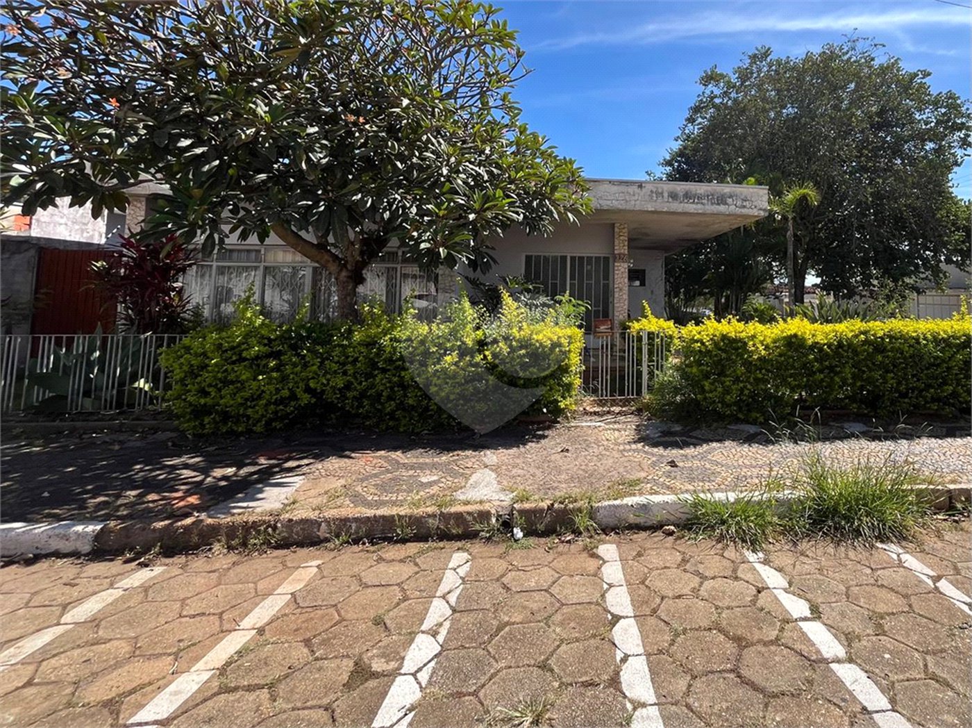 Casa à venda com 4 quartos, sendo 1 suíte,  em Vila Rosa, Itapetininga, SP