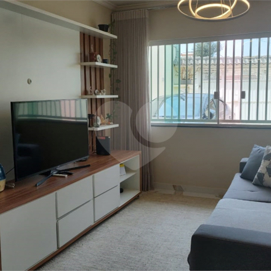 Sobrado à venda com 3 quartos, sendo 1 suíte, em Chora Menino, São Paulo, SP