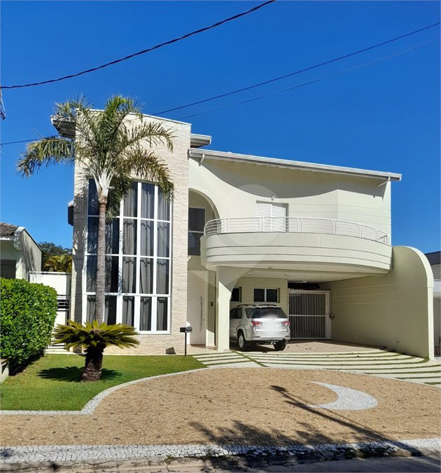Casa à venda com 4 quartos, sendo 3 suítes, no condomínio Residencial Terras de Vinhedo, Vinhedo - SP