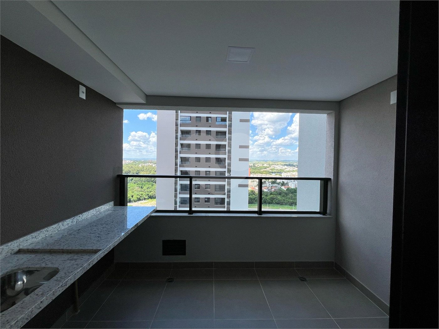 Apartamento à venda com 3 quartos, sendo 1 suíte,  em Além Ponte, Sorocaba, SP