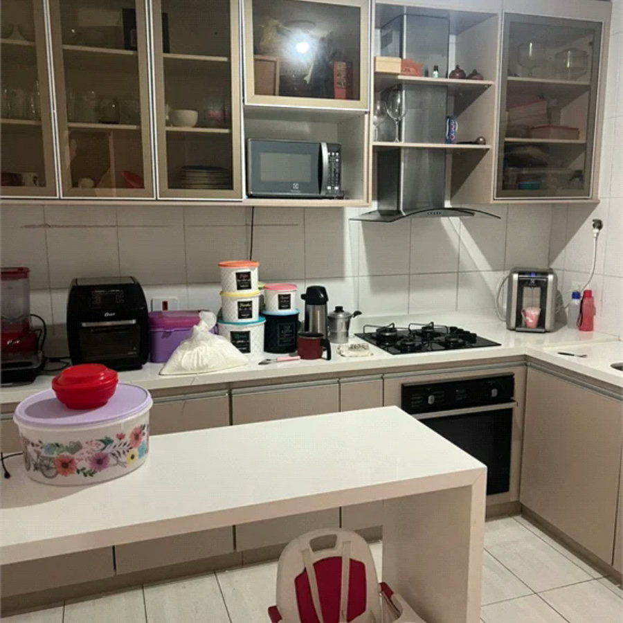 Casa à venda com 2 quartos no condomínio Recanto das Graças, Cotia - SP