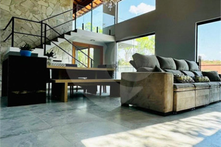 Casa à venda com 4 suítes no condomínio Associação Portal Ouro Verde, Atibaia - SP