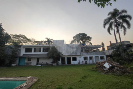 Casa Térrea à venda com 5 quartos, sendo 2 suítes, em Chácara Monte Alegre, São Paulo, SP