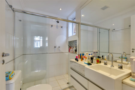 Casa à venda com 4 suítes no condomínio Vila Inglesa, São Paulo - SP