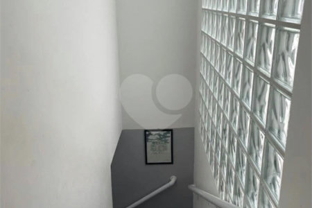 Apto a venda de 230m² no Cambuci com 3 dorms, 5 vagas, 3 suítes. Estuda permuta.