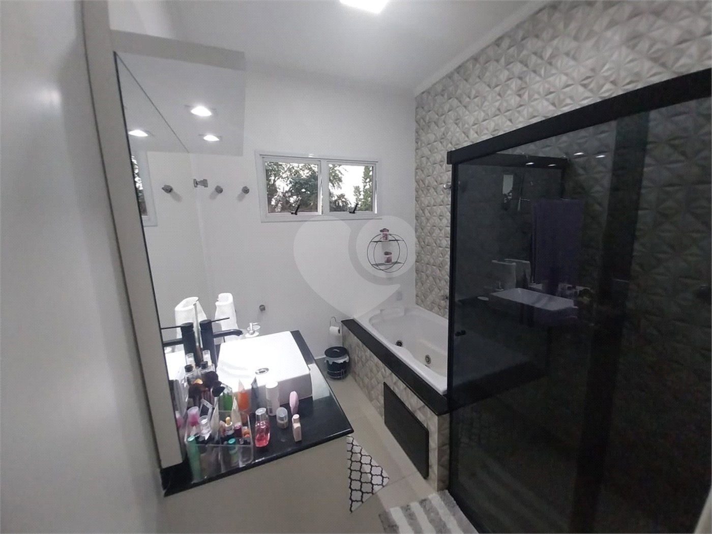 Casa Térrea Disponível para Locação e Venda no Condomínio Vilaggio Capriccio