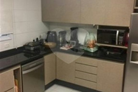 Apartamento à venda com 3 suítes em Campo Belo, São Paulo, SP