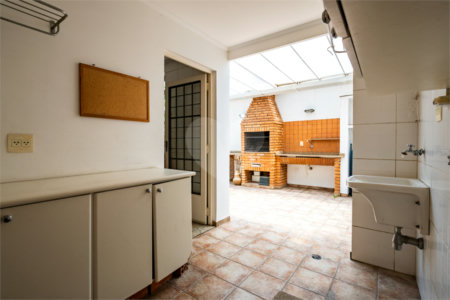 Casa de Vila à venda com 3 quartos, sendo 2 suítes, em Campo Belo, São Paulo, SP