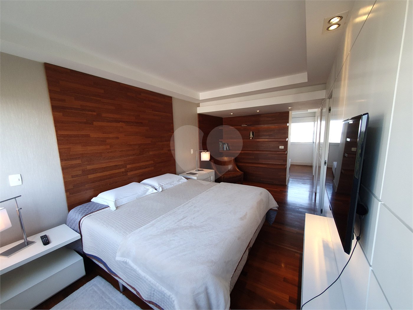 Apartamento à venda com 3 quartos, sendo 2 suítes, em Alto da Boa Vista, São Paulo, SP