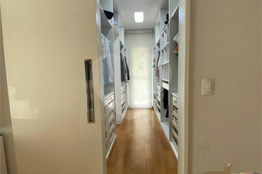 Casa à venda com 3 suítes no condomínio Parque Itatiaia, Mairiporã - SP
