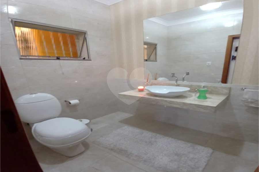Sobrado à venda com 4 quartos, sendo 1 suíte, em Tremembé, São Paulo, SP