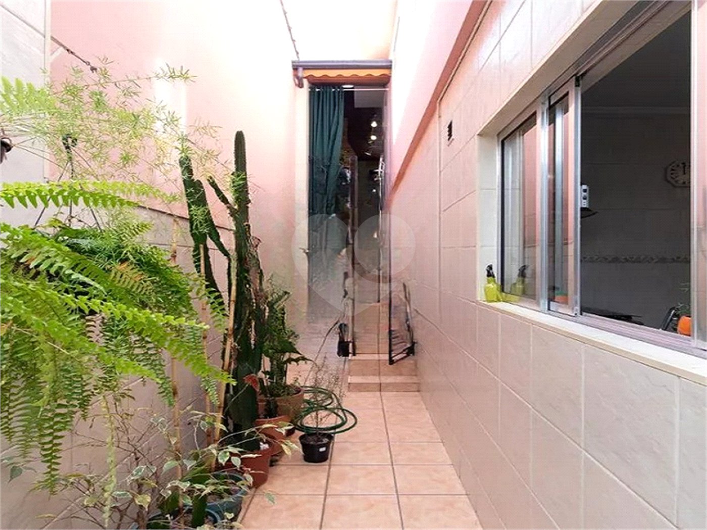 Casa à venda com 3 quartos, sendo 1 suíte, em Vila Gustavo, São Paulo, SP