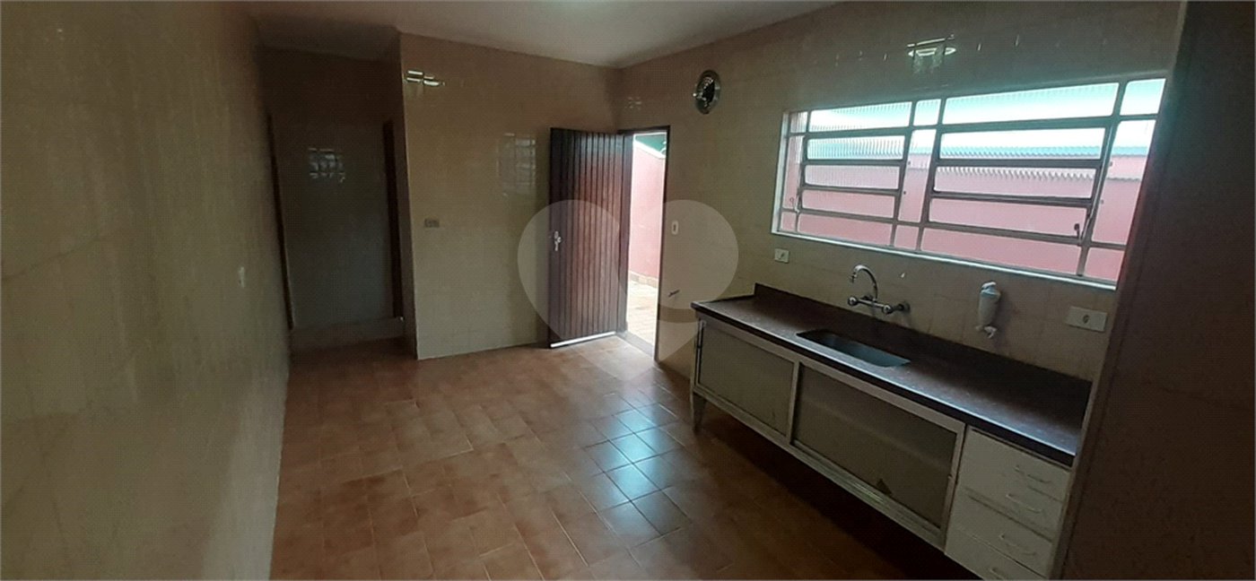 Casa à venda com 3 quartos, sendo 1 suíte, em Vila Gustavo, São Paulo, SP
