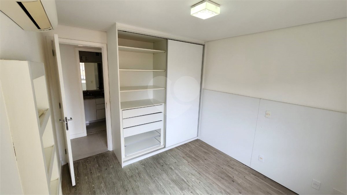 Apartamento à venda com 3 quartos, sendo 2 suítes,  em Paraíso do Morumbi, São Paulo, SP