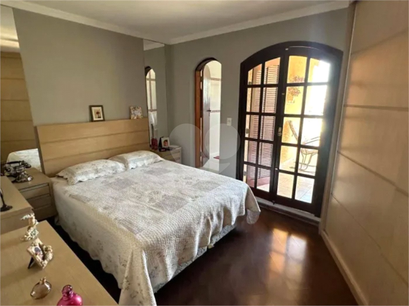 Sobrado à venda com 4 quartos, sendo 1 suíte, em Jardim Regina, São Paulo, SP