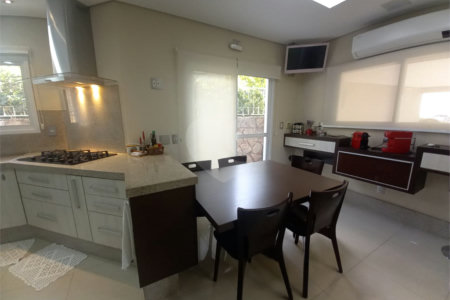 Casa à venda com 4 suítes no condomínio Alpes de Vinhedo, Vinhedo - SP