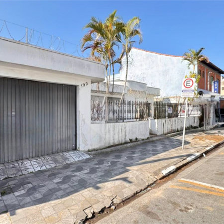 Casa para alugar com 5 quartos, sendo 2 suítes, no Centro, Suzano, SP