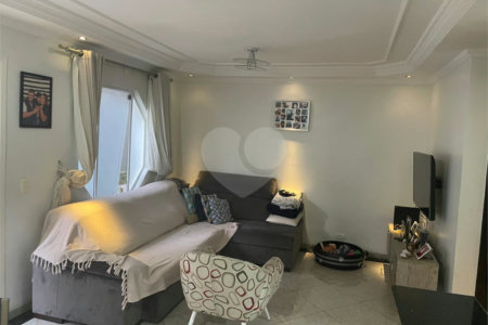 Casa à venda com 3 quartos, sendo 1 suíte, no condomínio Residencial Via Veneto, São Paulo - SP