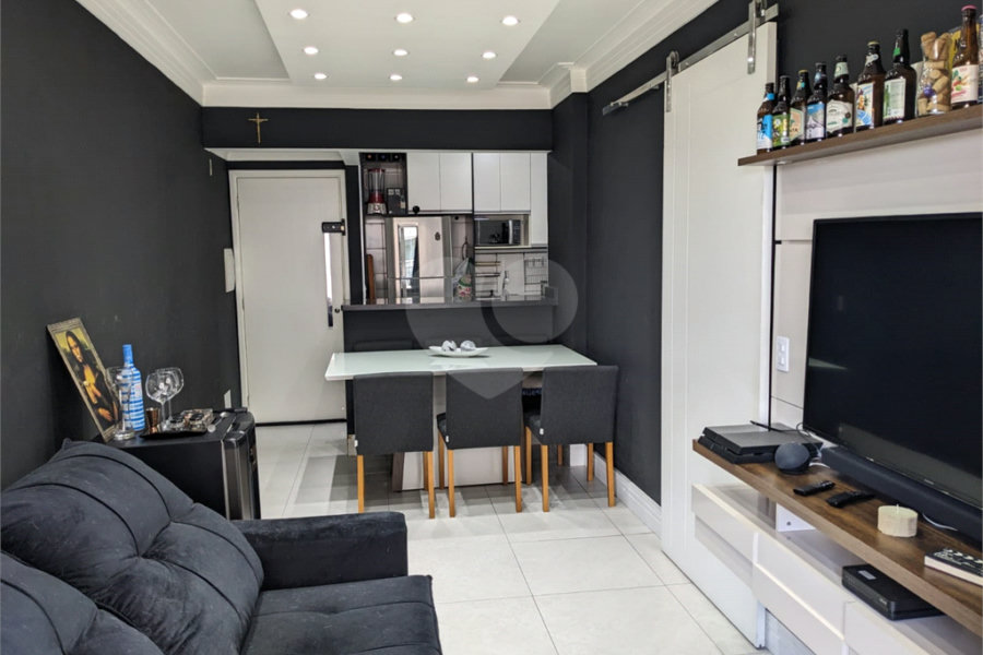 Apartamento à venda com 2 quartos, sendo 1 suíte,  em Jardim Rosa de Franca, Guarulhos, SP