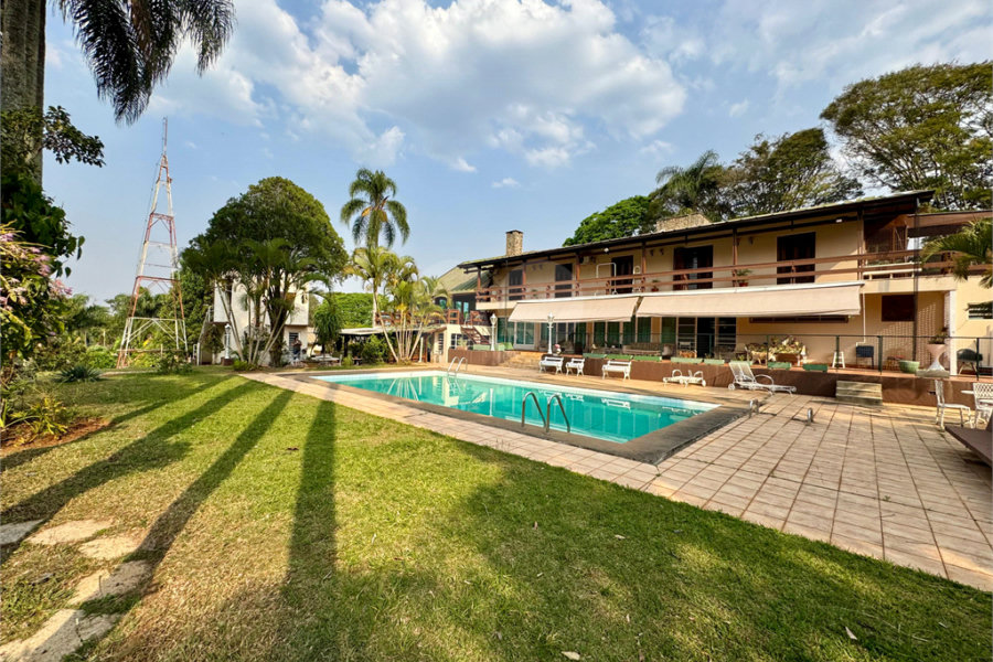 Casa à venda com 7 quartos, sendo 4 suítes, no condomínio Campos de Mairiporã Gleba 1, Mairiporã - SP