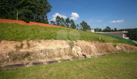Terreno à venda em Vila Darcy Penteado (mailasqui), São Roque, SP