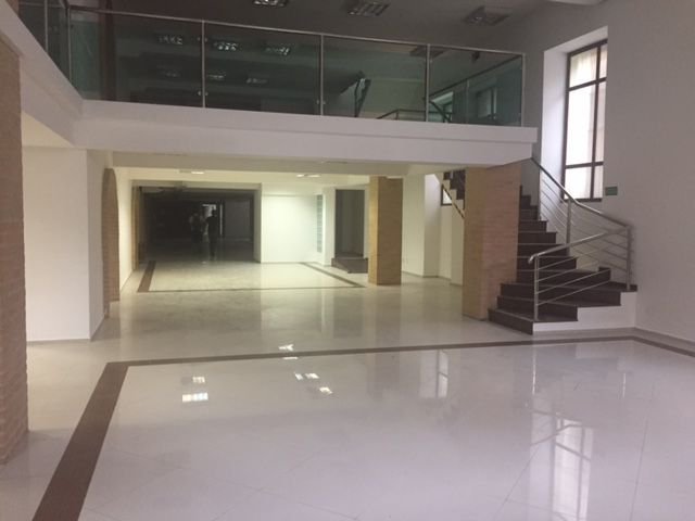 Prédio Comercial de Grande Porte no Centro Histórico de Santos para Venda Ou Aluguel