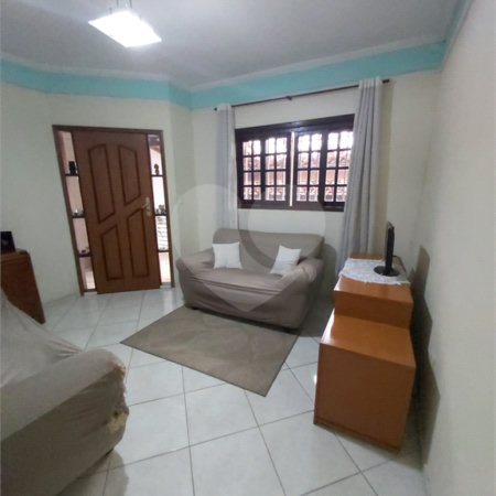 Sobrado à venda com 3 quartos, sendo 1 suíte,  em Vila Bernadotti, Mogi das Cruzes, SP