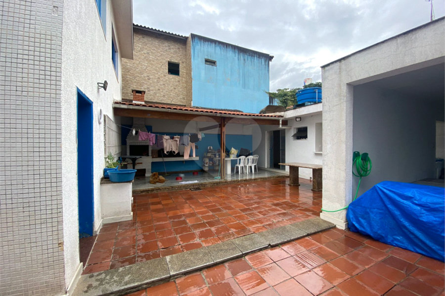 Sobrado 3 Suítes próximo ao parque do carmo
