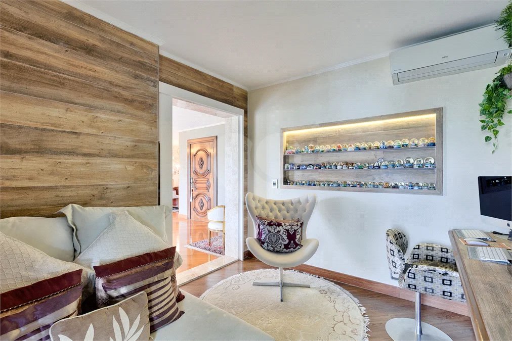 Apartamento à venda com 3 quartos, sendo 1 suíte, em Jardim Marajoara, São Paulo, SP