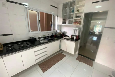 Casa à venda com 4 quartos, sendo 1 suíte,  em Vila São Silvestre, São Paulo, SP
