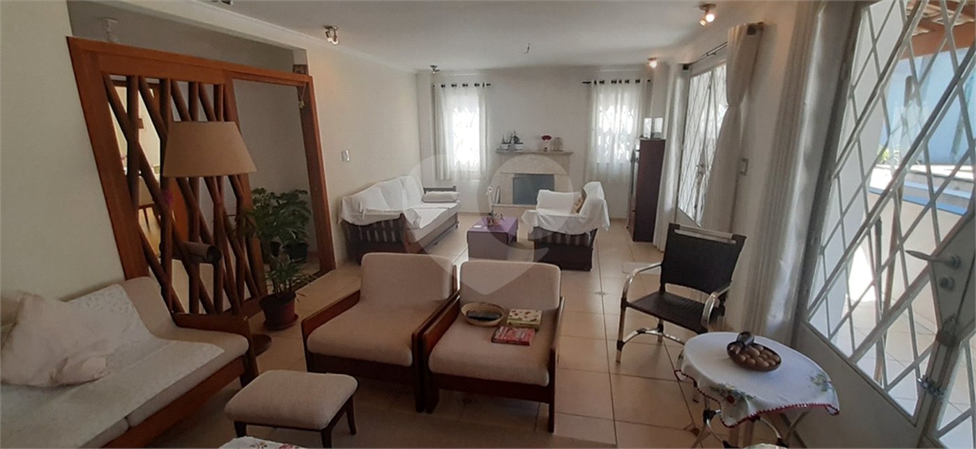 Sobrado à venda com 3 quartos, sendo 2 suítes, em Chácara Monte Alegre, São Paulo, SP