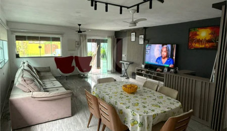 Casa à venda com 5 quartos, sendo 2 suítes,  em Morada da Praia, Bertioga, SP