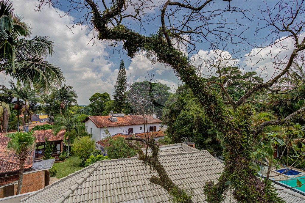 Sobrado à venda com 6 quartos, sendo 5 suítes,  em Interlagos, São Paulo, SP