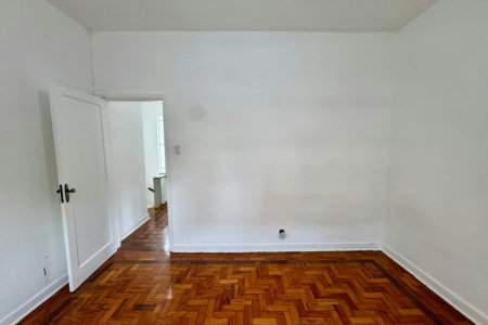 CASA AMPLA COM QUINTAL  150m² - 1.799.000,00 - Aparecida - Santos/SP