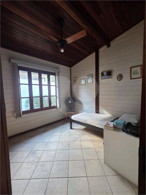 Casa à venda com 3 quartos, sendo 1 suíte, no condomínio Estância Marambaia, Vinhedo - SP